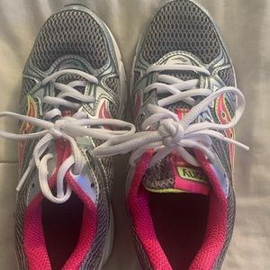 Pink, grey, white comfortable saucony sneakers.